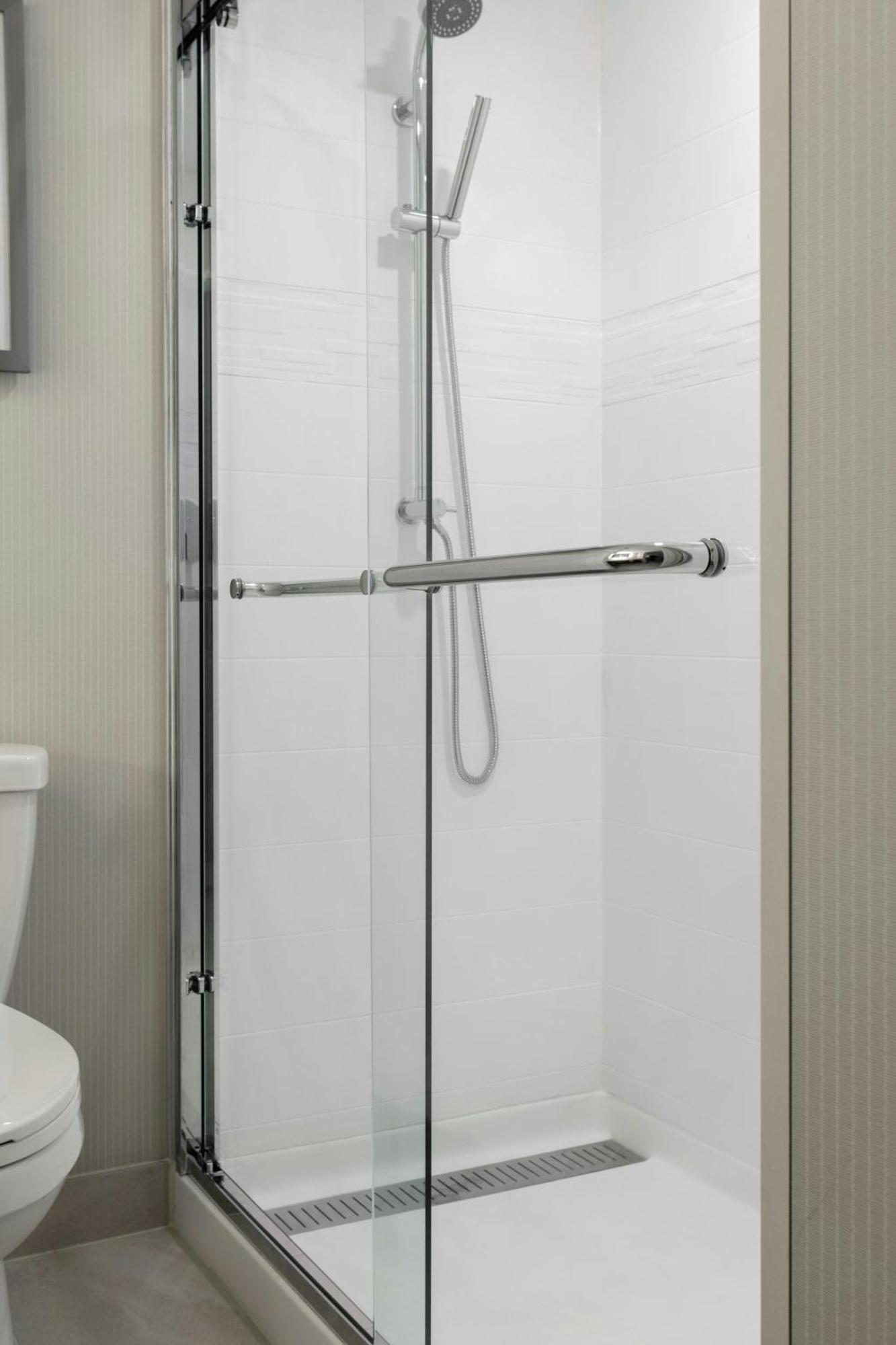 Delta Hotels By Marriott Indianapolis Airport Bagian luar foto