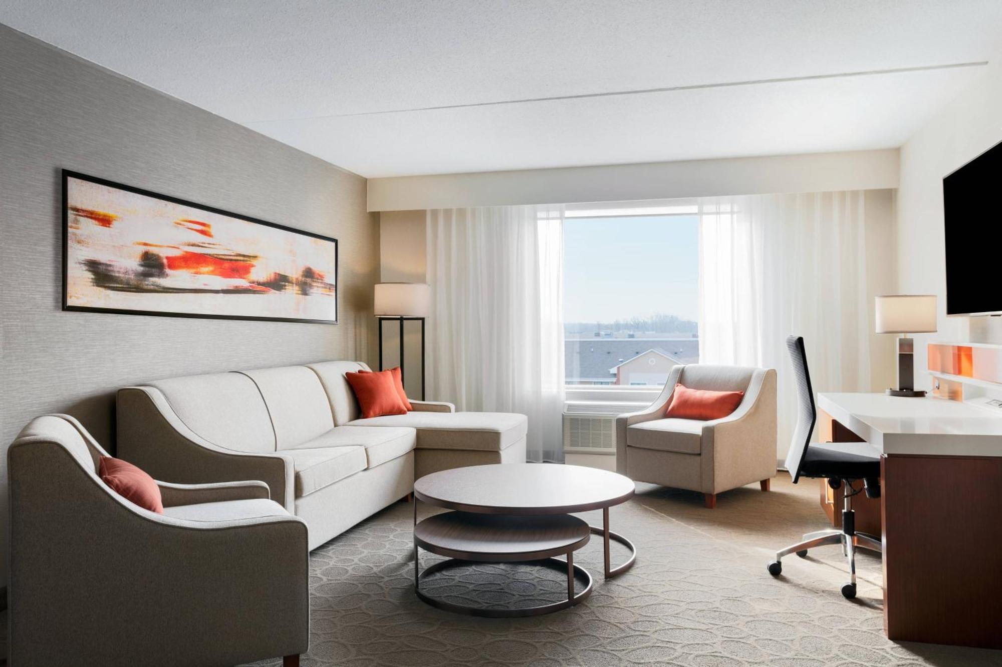 Delta Hotels By Marriott Indianapolis Airport Bagian luar foto
