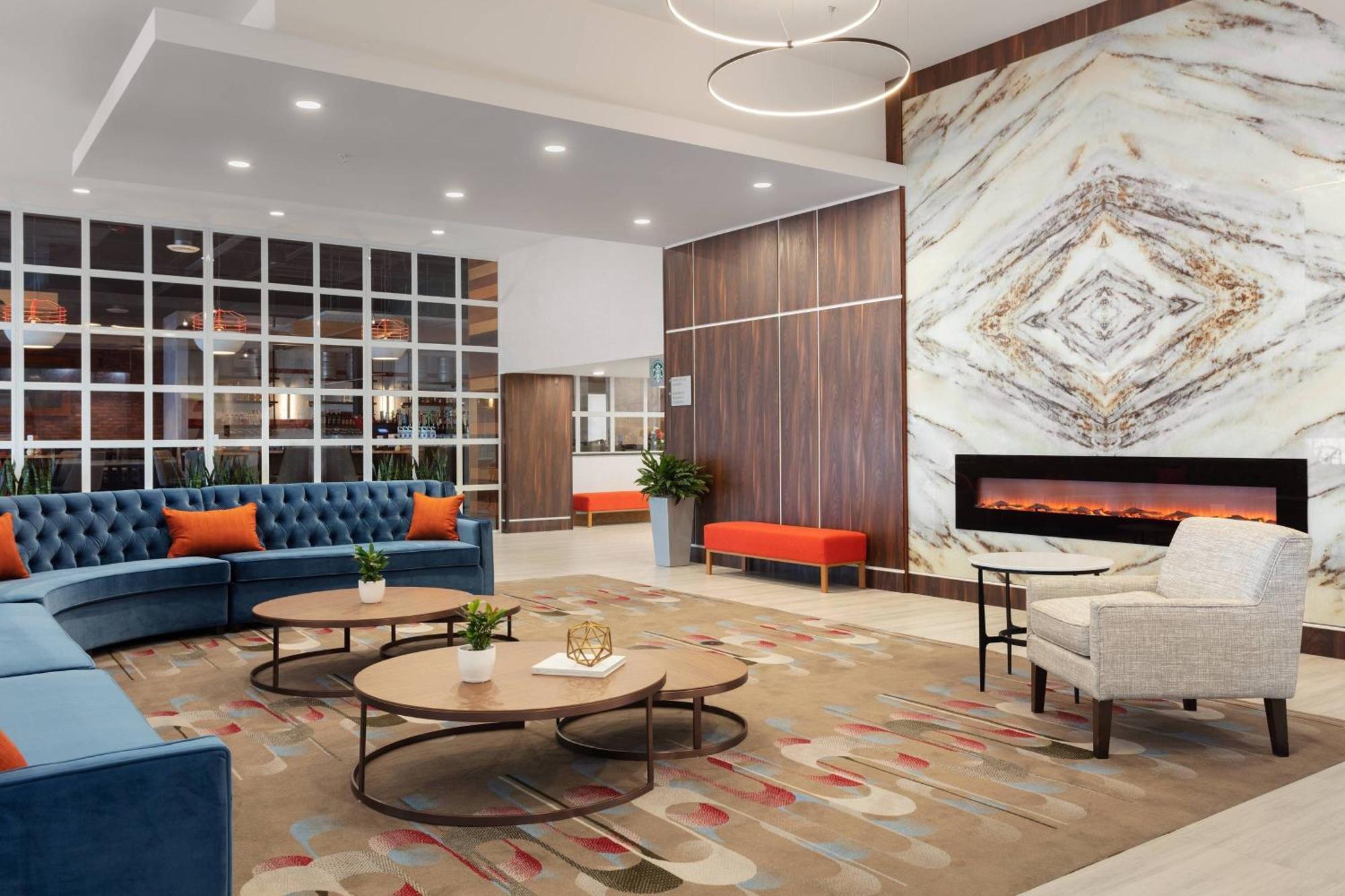 Delta Hotels By Marriott Indianapolis Airport Bagian luar foto